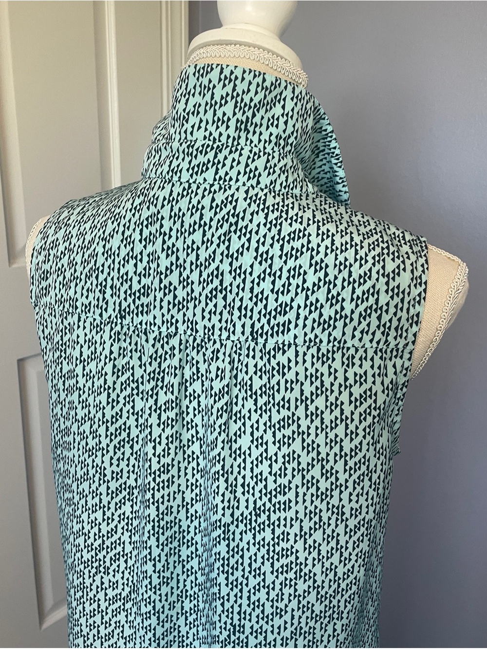Summer! Banana Republic Sleeveless Geometric Print Shirt Dress size 6 - Picture 4 of 11